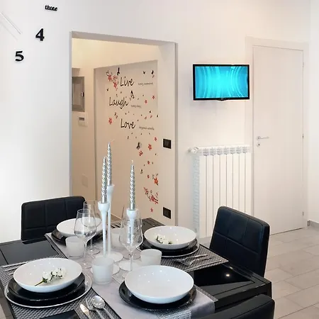 Sweet Apartment *